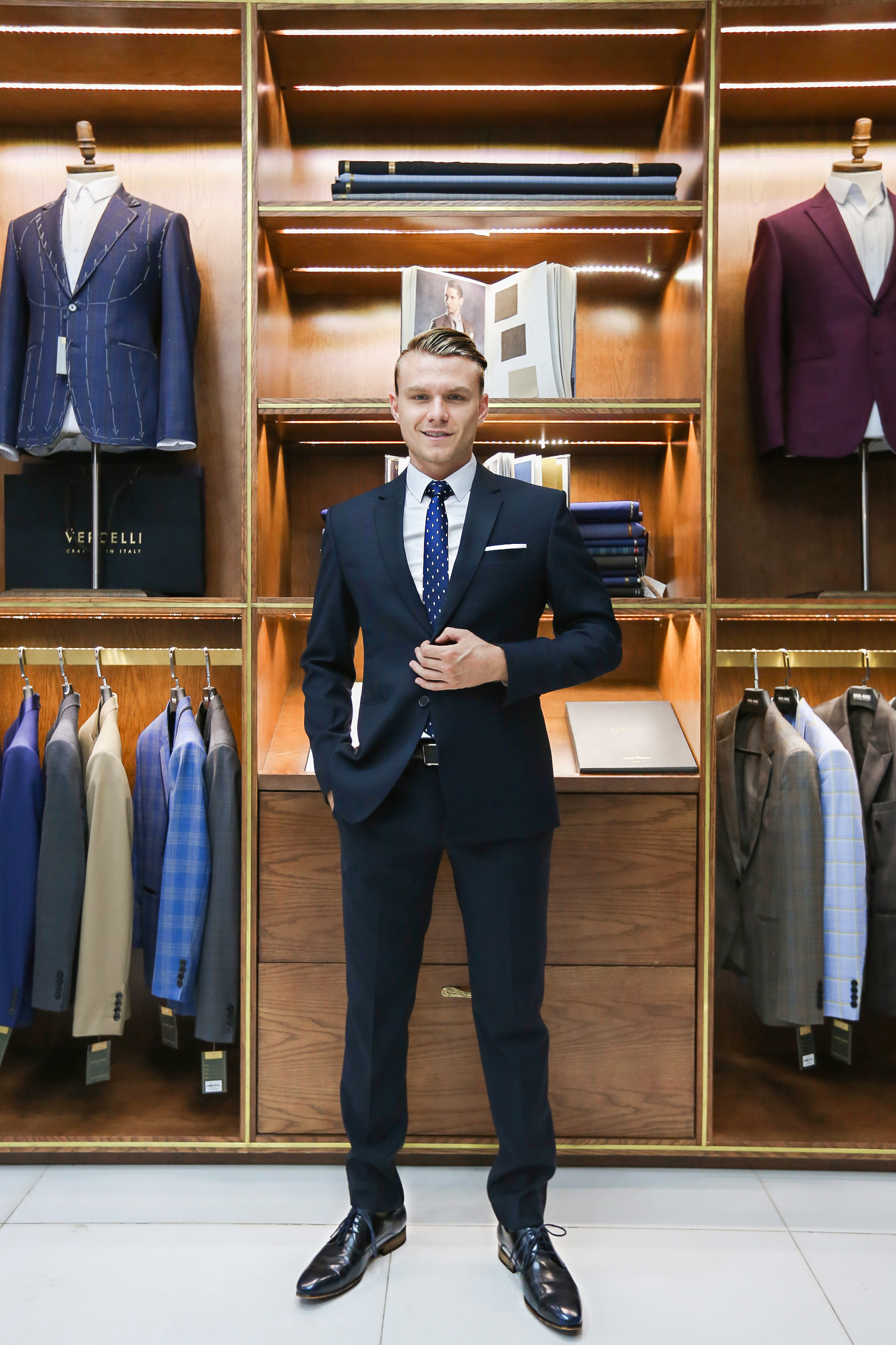 BỘ SUIT 2 NÚT MÀU XANH ĐEN