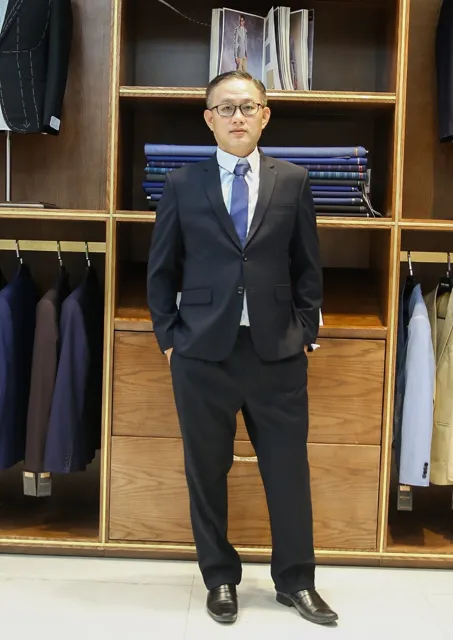 Suit Sui Gia 2 Nút Màu Đen