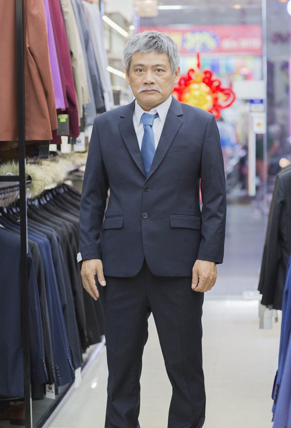 Suit Sui Gia 2 Nút Màu Xanh Đen — ảnh 1