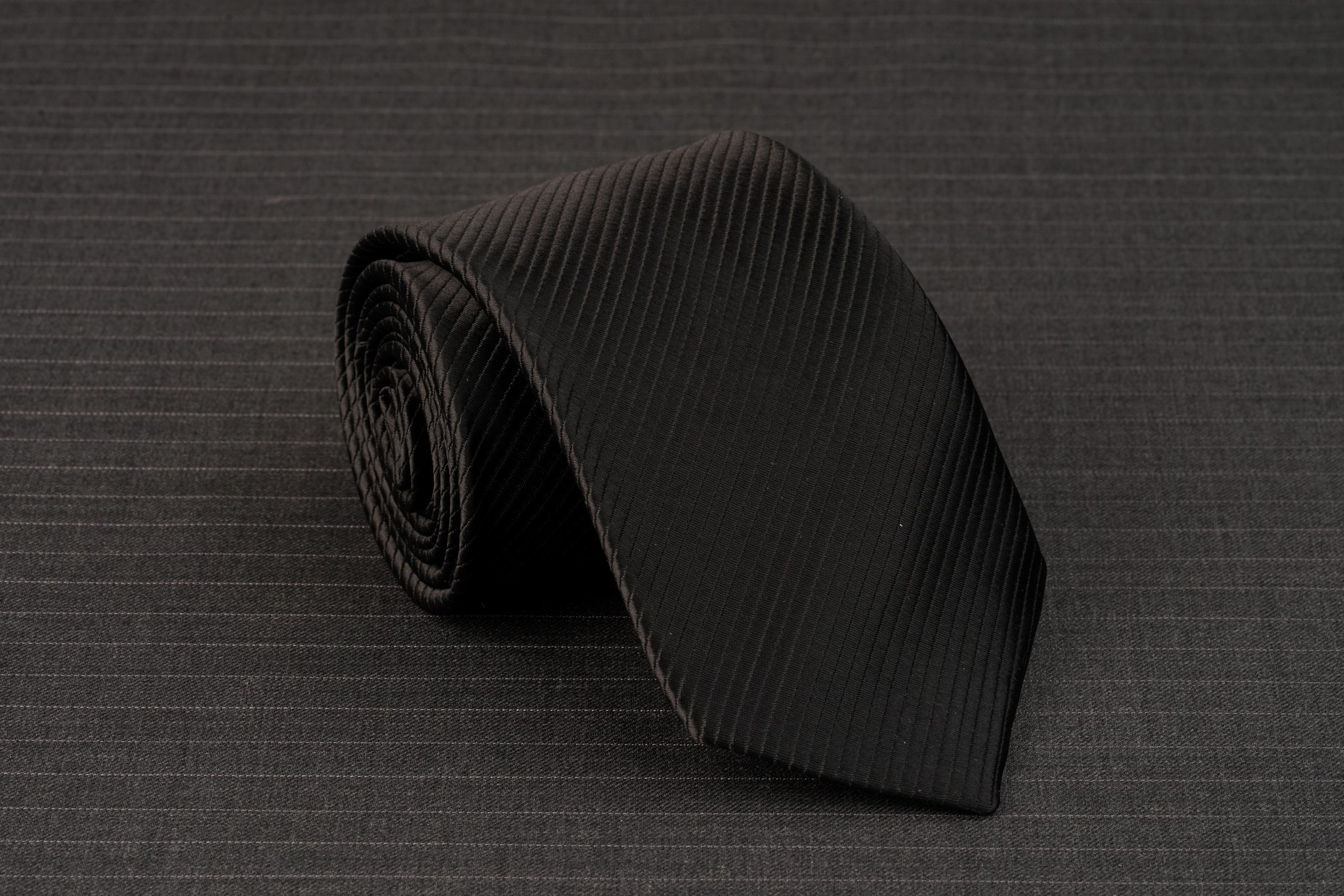 Caravat đen trơn — ảnh 1